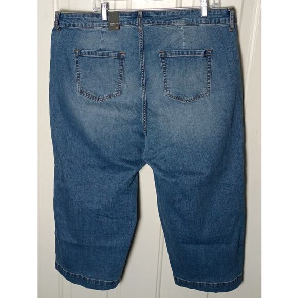Torrid Women 20W Button Fly Cropped Wide Leg Lightweight Denim Jeans NWT - Picture 3 of 8